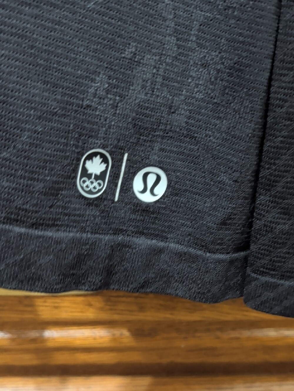 Men's Lululemon Team Canada Metal Vent Tech Long Sleeve Shirt 2.0 COC Logo - Picture 4 of 4